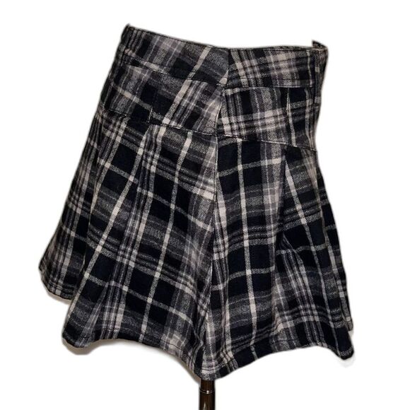 Free People Serena Micro Skort Mini Plaid Black Gray Size 4 NWT - Picture 7 of 12